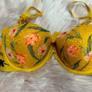 Victoria’s Secret pink